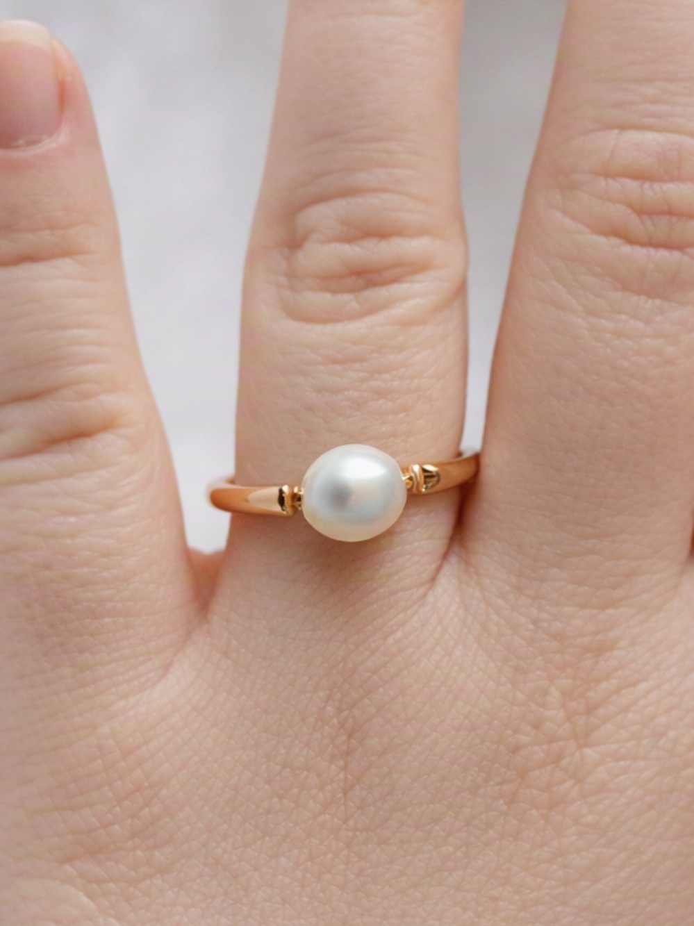 5/$25 Gold Pearl Solitaire Ring - Women's Elegant Pearl Ring Size 9